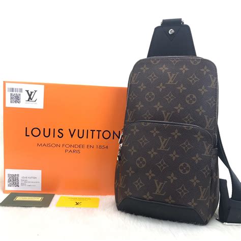 louis vuitton erkek omuz çantası|louis vuitton male bags.